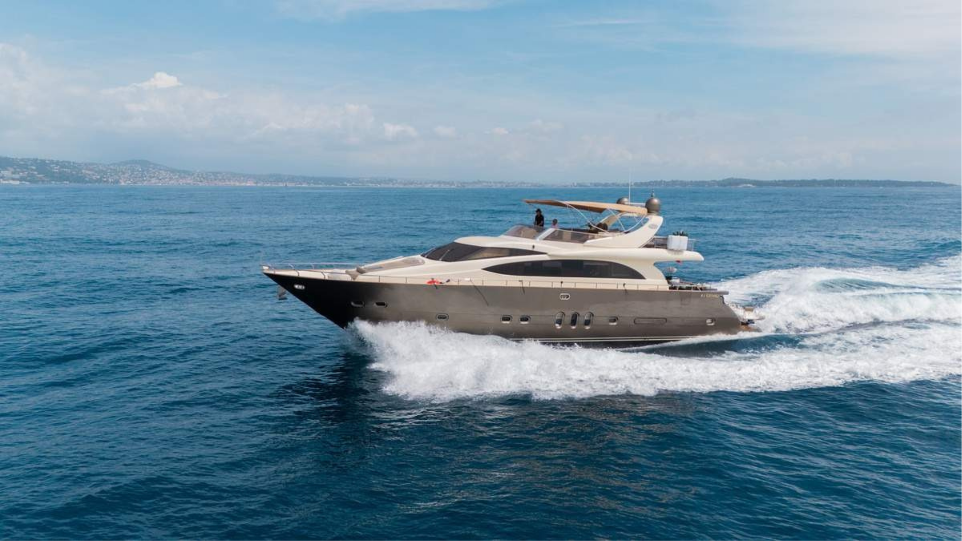 Céline II — Yacht à moteur à louer Côte d'Azur
