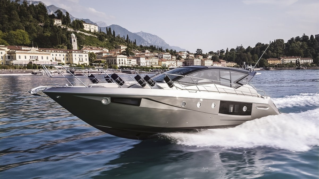 Cranchi M44 — Flybridge à louer Cannes