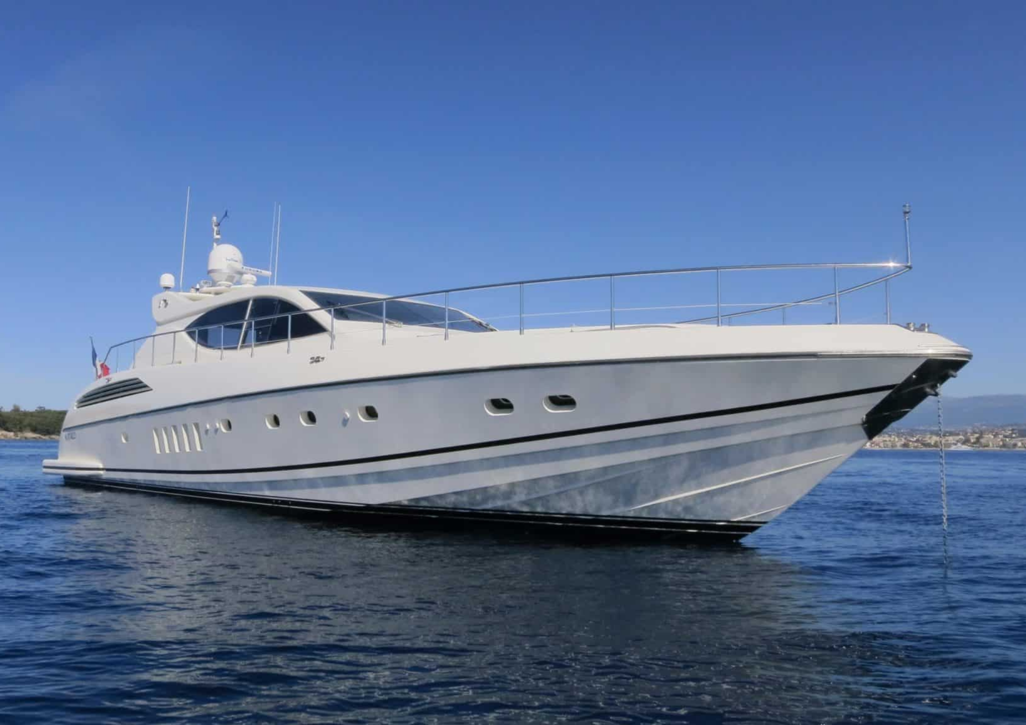 Cristal I — Yacht à moteur à louer Côte d'Azur