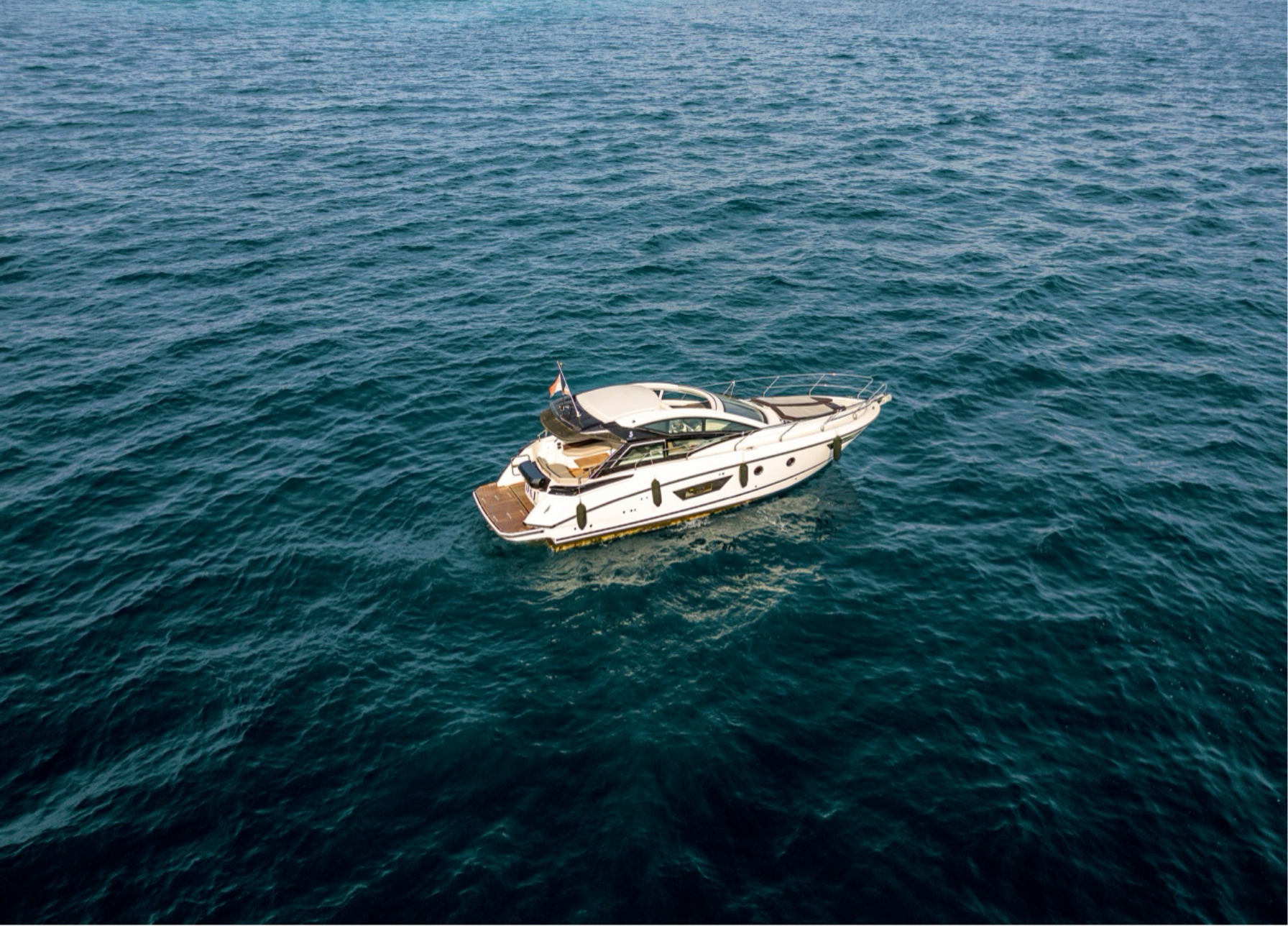 Daj GT40 — Flybridge à louer Cannes