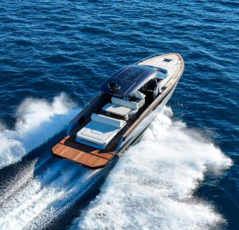 Focus Forza 37 — Day cruiser à louer Cannes
