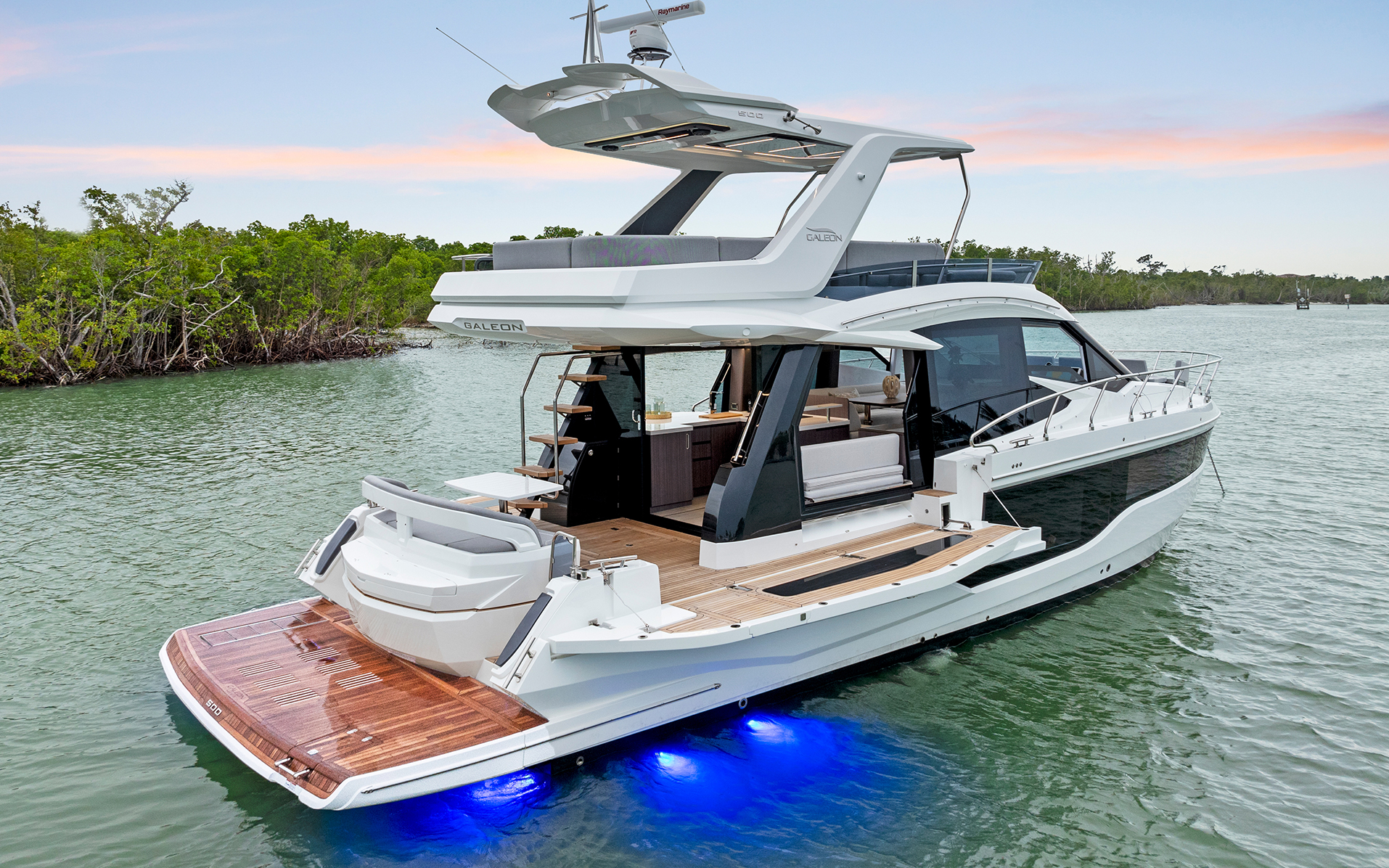 Galeon 500 — Flybridge à louer Cannes