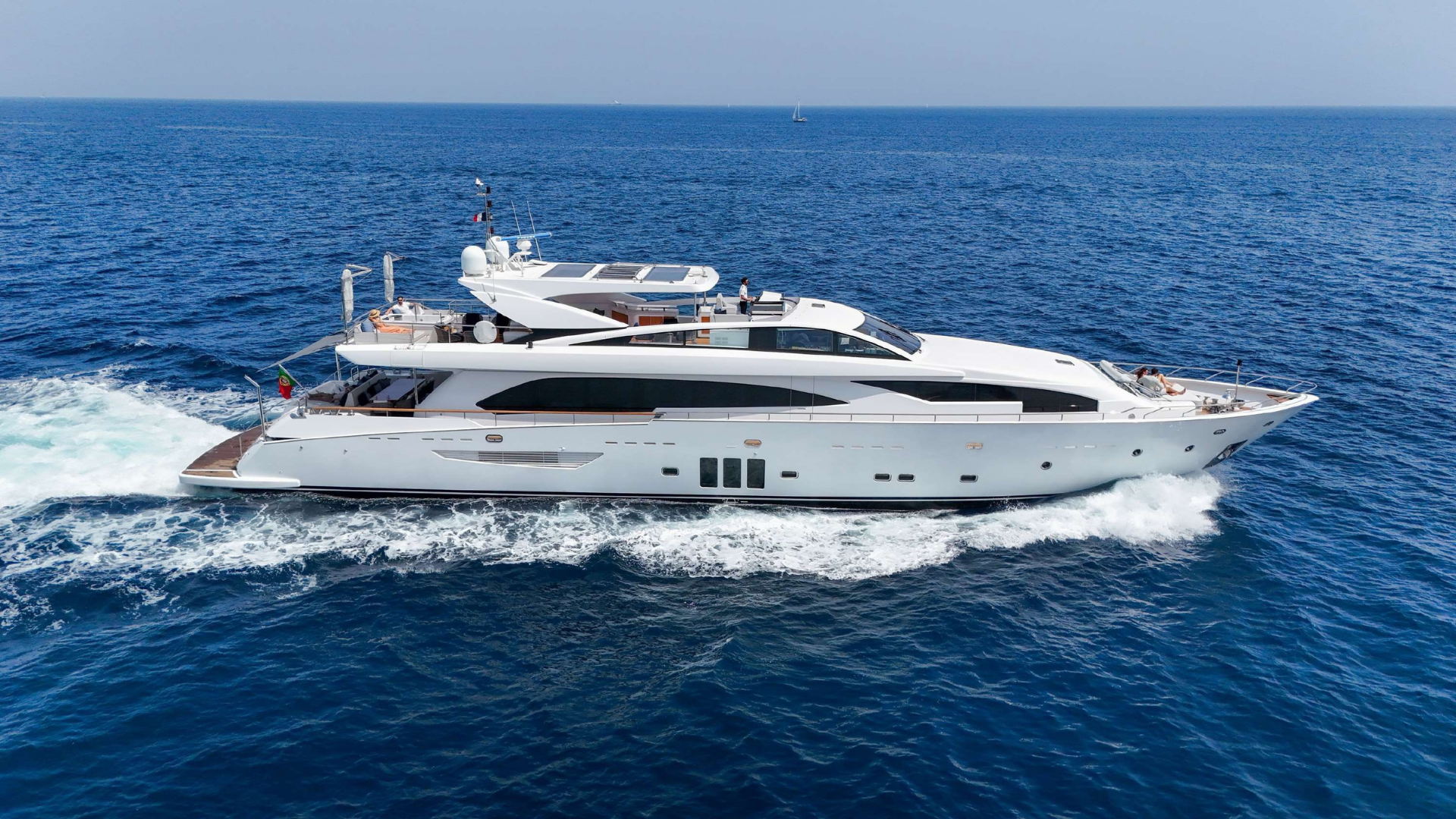 Millésime — Superyacht à louer Golfe-Juan