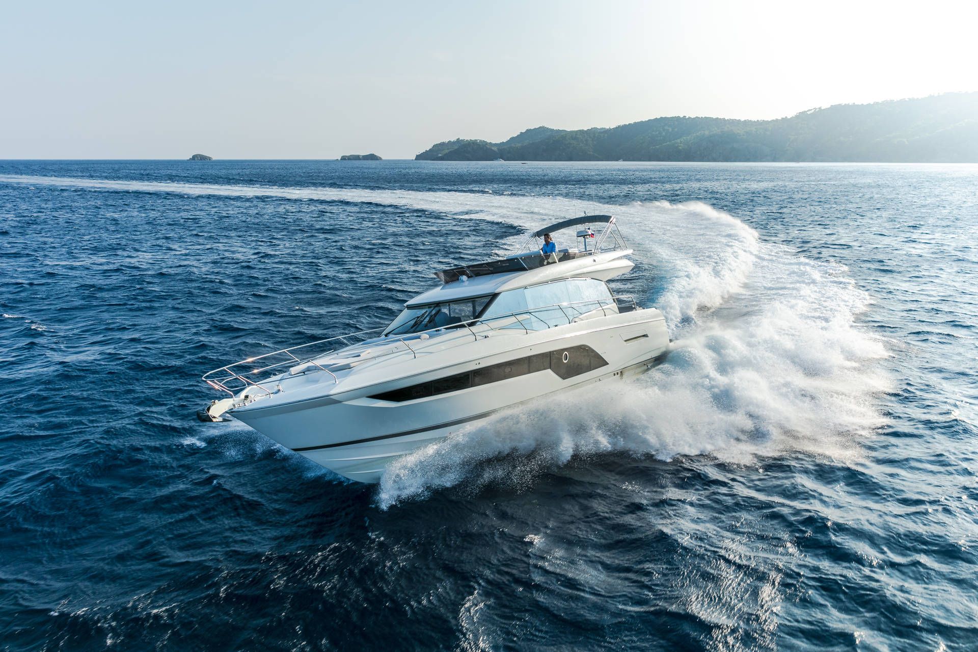 Prestige 590 Fly — Flybridge à louer Cannes