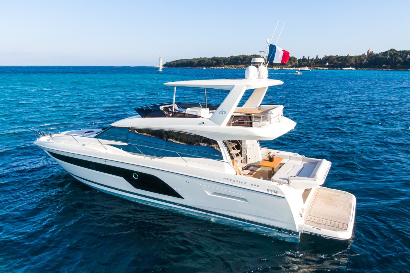 Prestige 590 Fly — photo 2
