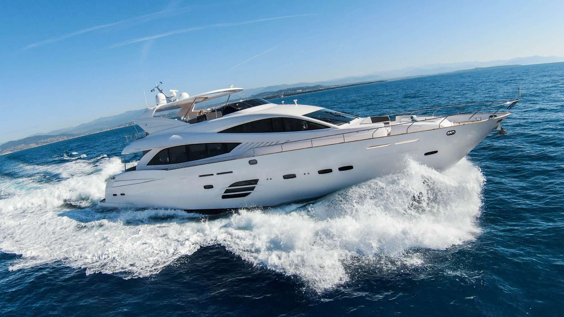 Skyra — Yacht à moteur à louer Cannes